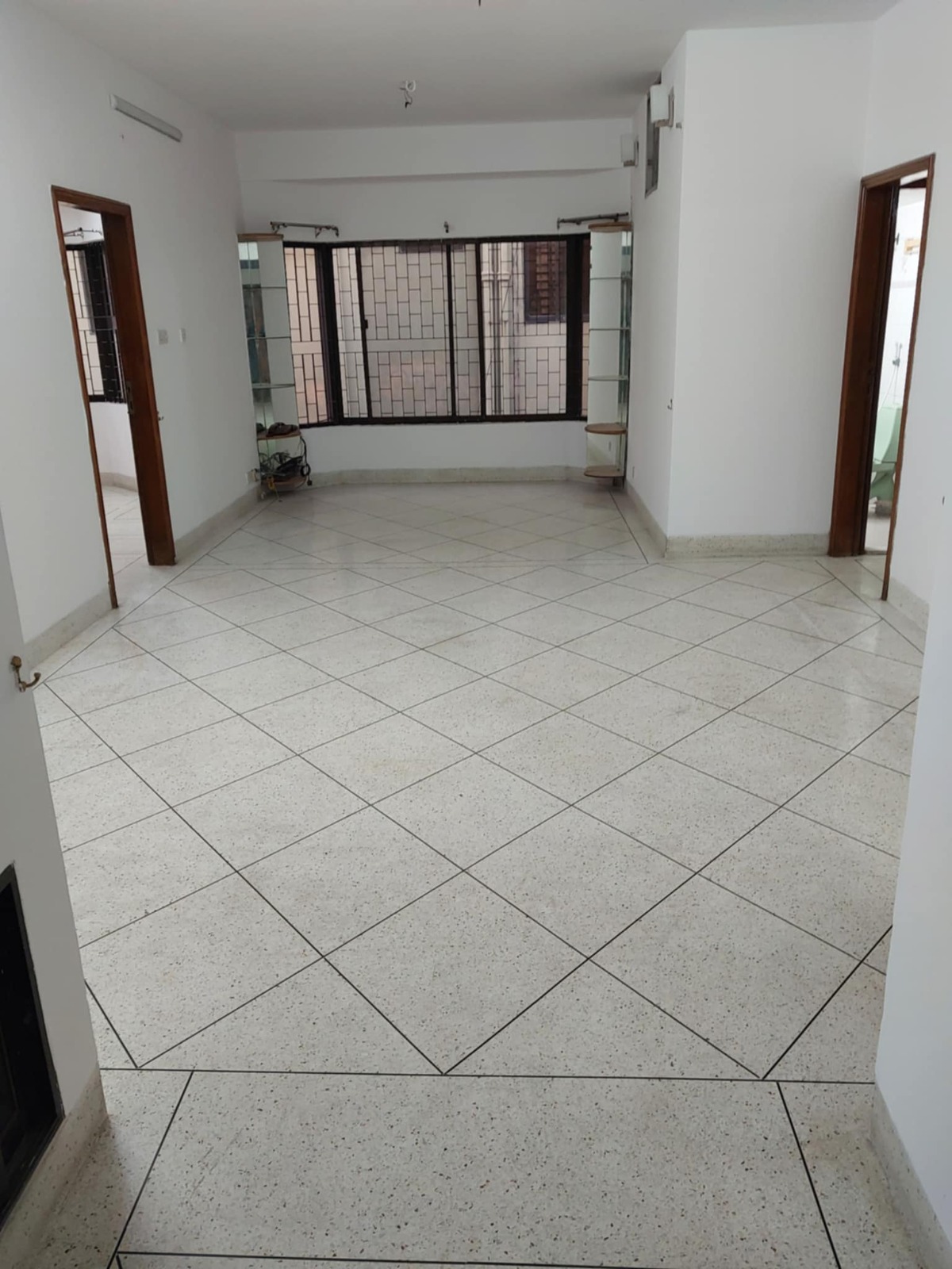 Commercial Office for Rent in Dhanmondi – Prime Lo