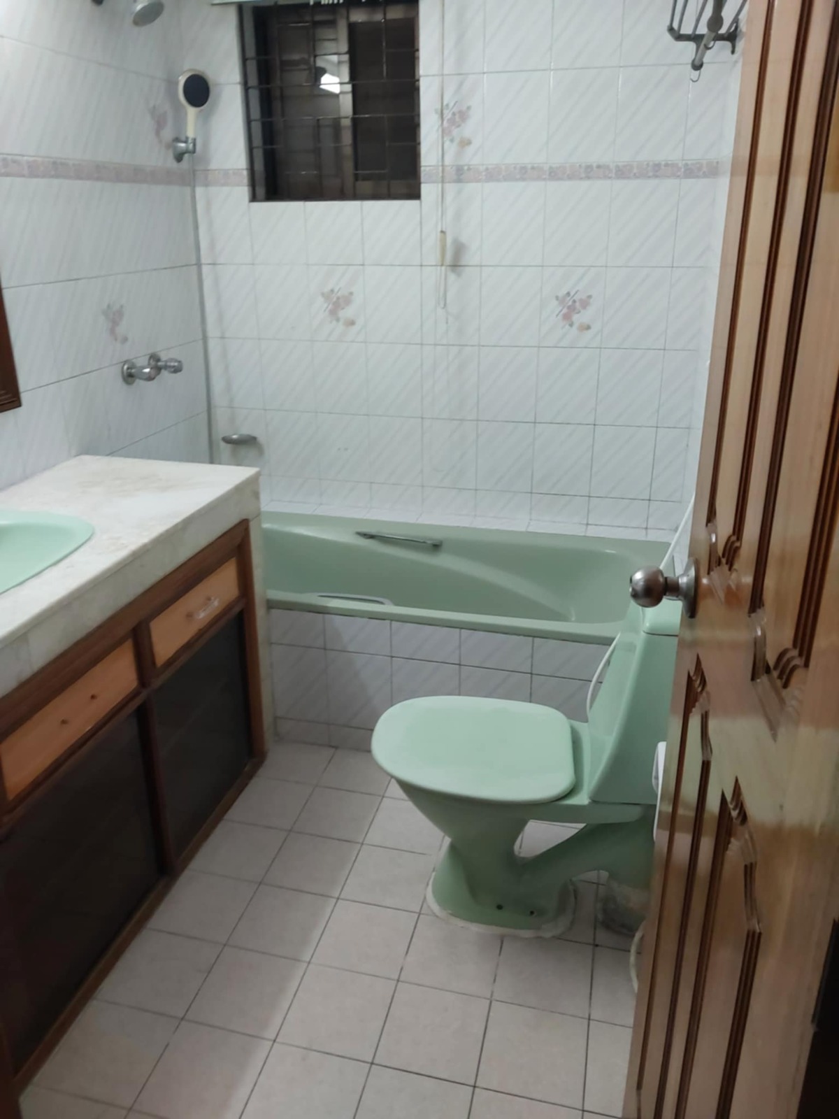 Commercial Office for Rent in Dhanmondi – Prime Lo