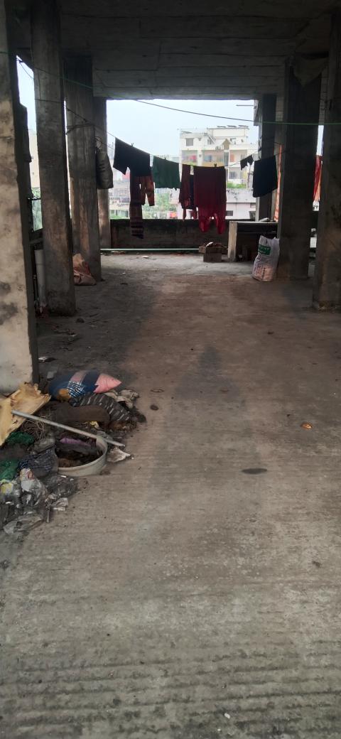 ৬ষ্ঠ তলায় ১৬০০ বর্গফুটের ১টি ফ্ল্যাট জরুরী বিক্রয়