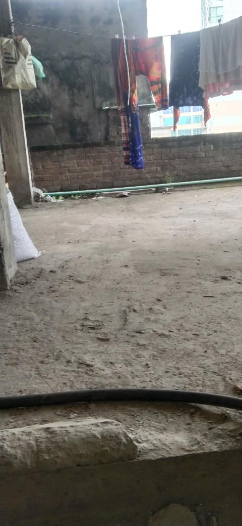 ৬ষ্ঠ তলায় ১৬০০ বর্গফুটের ১টি ফ্ল্যাট জরুরী বিক্রয়